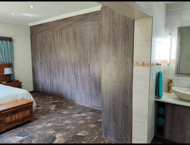 4 BEDROOM HOUSE FOR SALE IN KAMEELDRIFT EAST